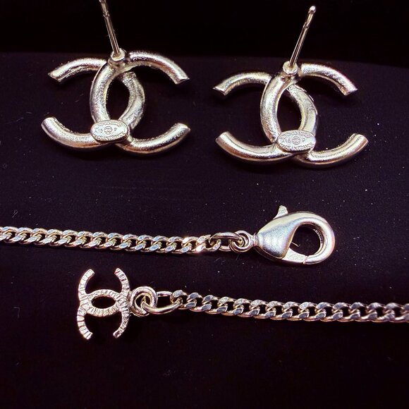 NWOT CHANEL BLUE Baguette CC Crystal Necklace and Earring Set - Picture 7 of 13